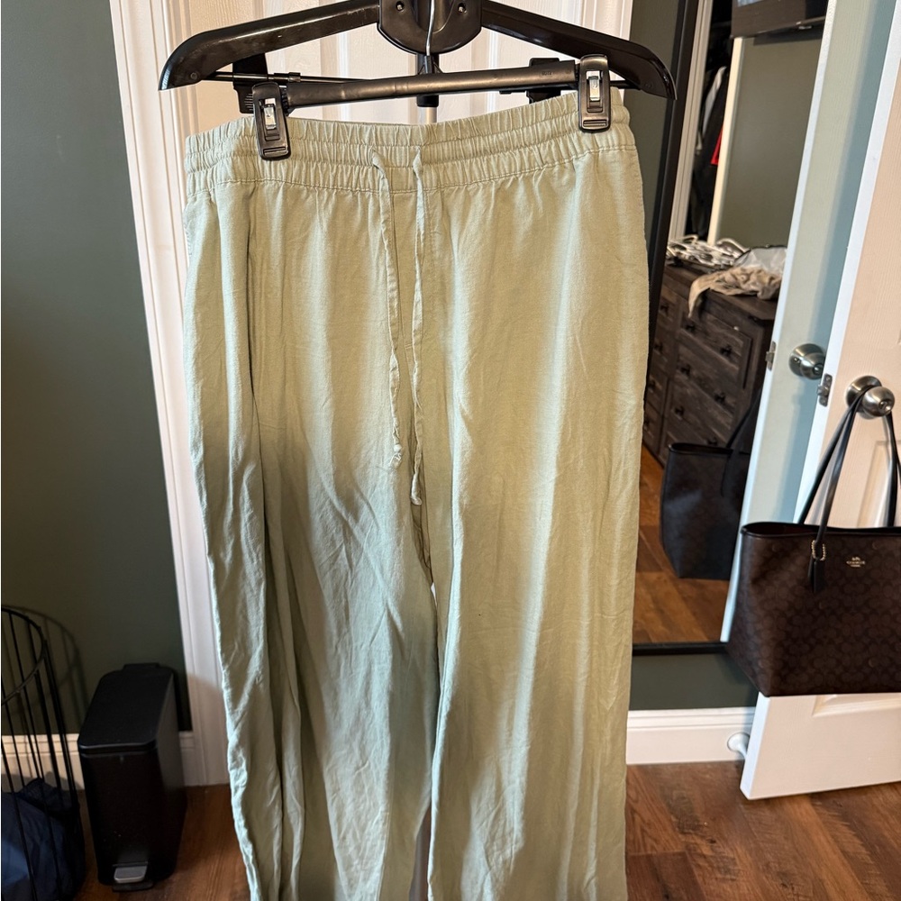 Women’s sage green linen pants